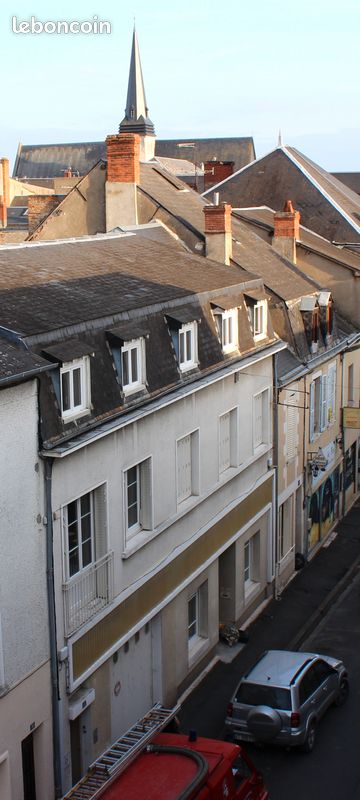 Appartement 1 pièce 18 m² · à Issoudun · 18 m² · 310 €