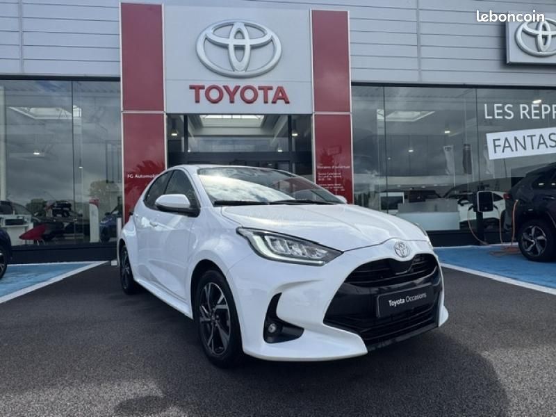 Toyota Yaris 116h Design 5p MC24 (image 1)