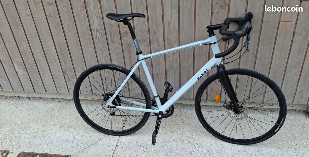 Vélo de course TRIBAN (image 1)