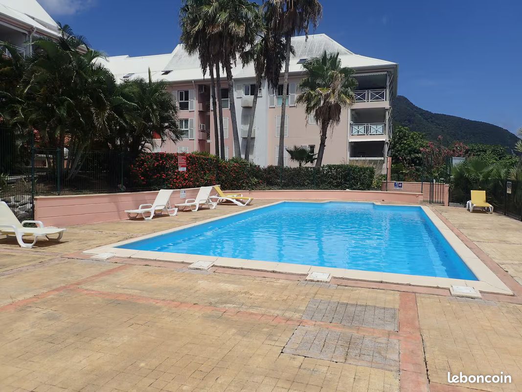 Appartement 3 pièces 74 m² · à Gourbeyre · 74 m² · 240 000 €