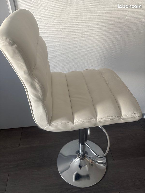 Lot de 3 Chaises blanches conforama de cuisine (image 1)