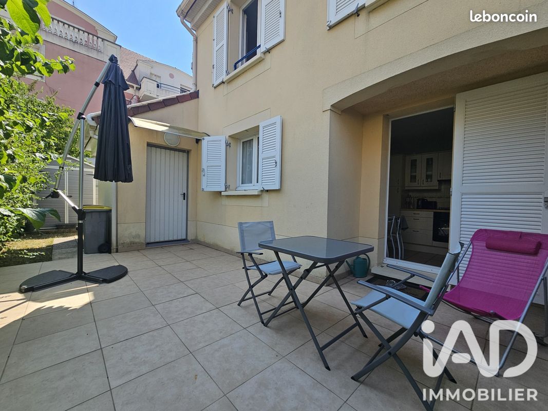 Maison 5 pièces 93 m² · à Émerainville · 93 m² · 370 000 €