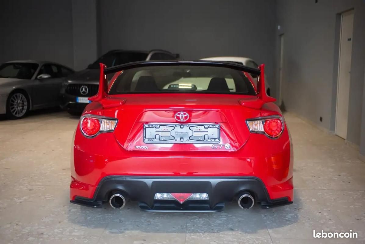 Toyota GT86 2.0 Aerokit | 200 ch BVM Kit carrosserie Aileron arrière Jantes alliage Écran multimédia (image 5)