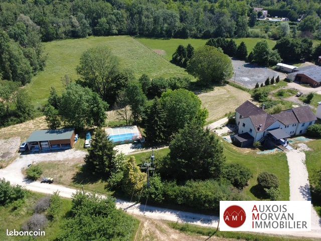 Maison 15 pièces 389 m² · à Pouilly-en-Auxois · 389 m² · 550 000 €