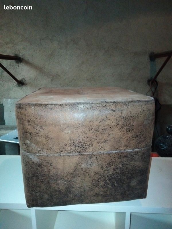 Fauteuil et pouf (image 2)
