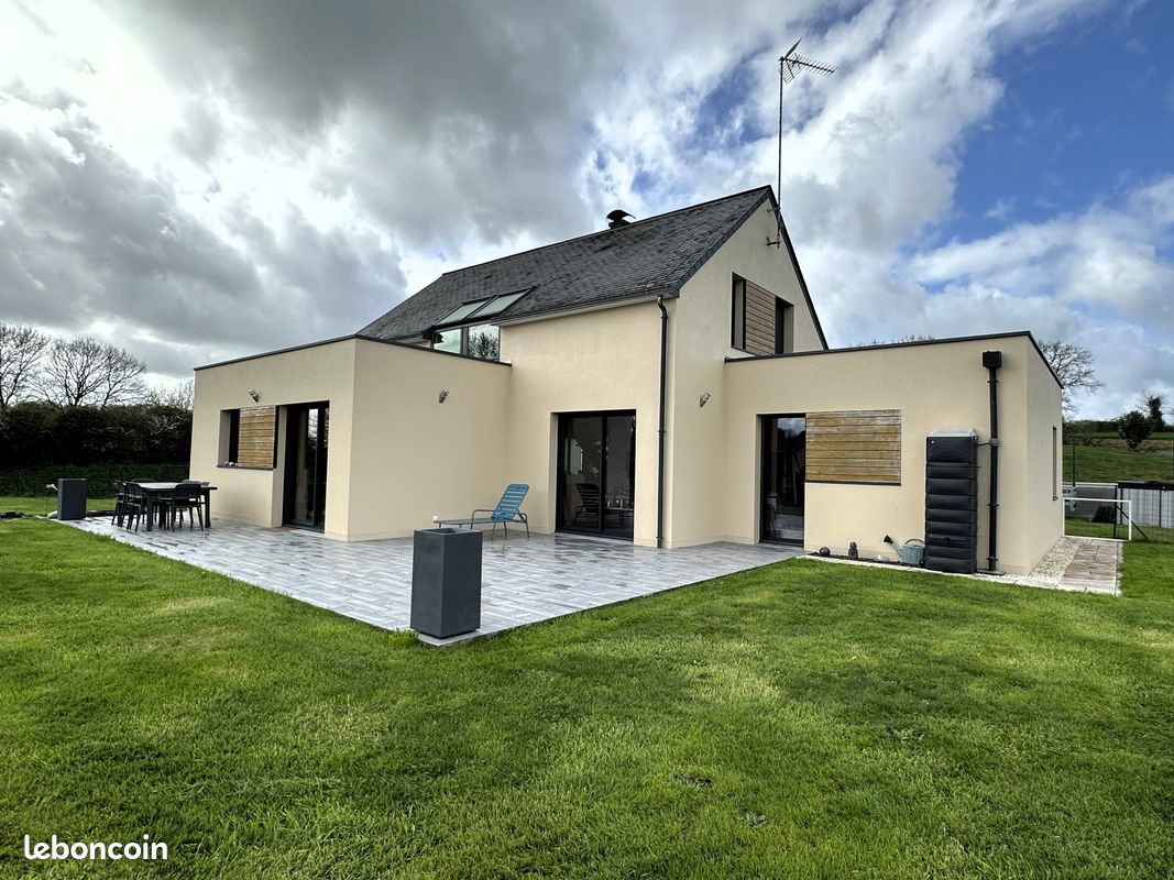 Maison 8 pièces 154 m² · à Ombrée d'Anjou · 154 m² · 360 000 €