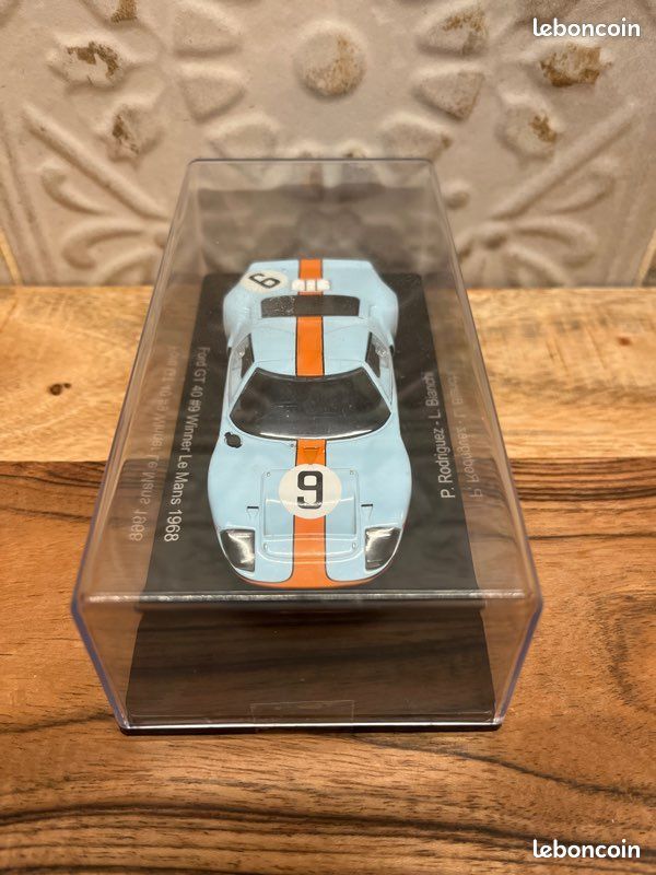 Modèle réduit Ford Gt40 Winner Le Mans 1968 P. Rodriguez L. Bianchi 1/18