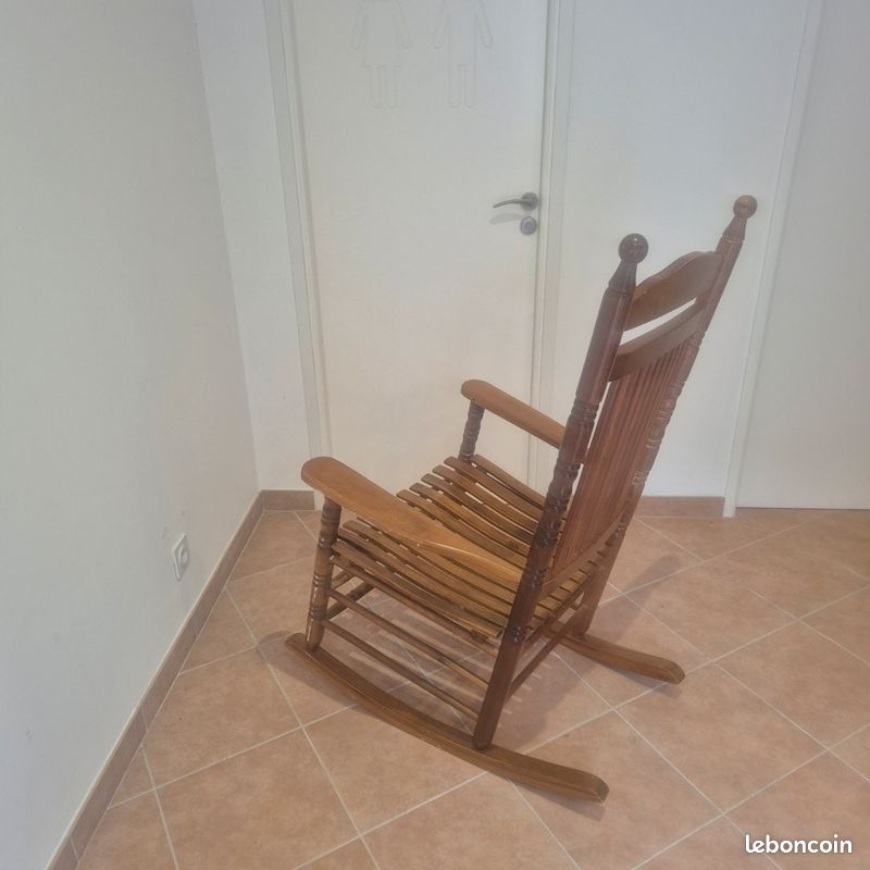 Rocking chair (image 2)