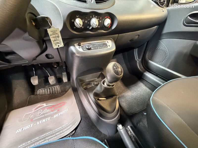 Renault TWINGO II 1.2 LEV 16V 75CH SUMMERTIME ECO² (image 18)
