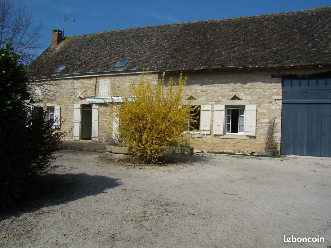 Maison 10 pièces 213 m² · à Varennes-le-Grand · 213 m² · 271 000 €