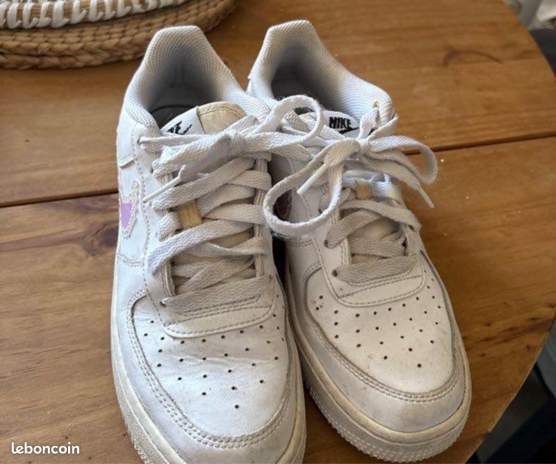 Nike Air Force 1 Low Holographique — Taille 37 1/2 (image 4)