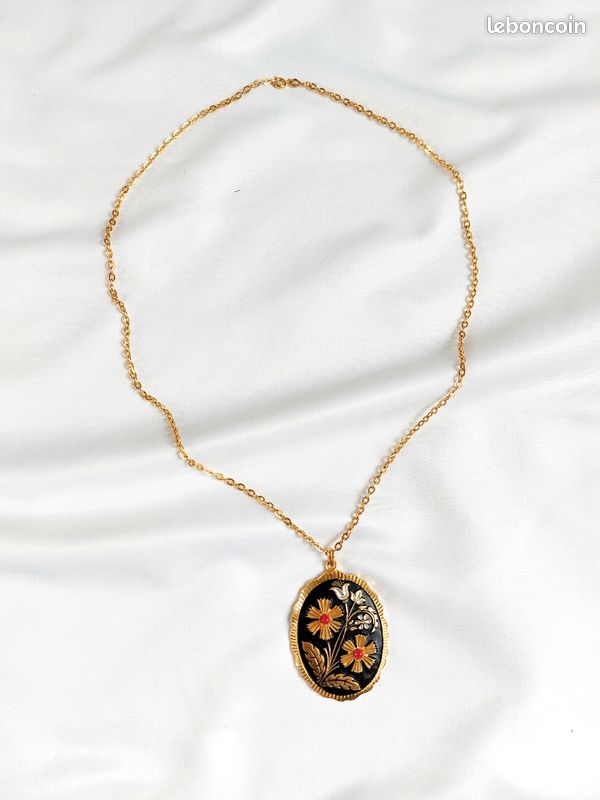 Collier Vintage Ancien Avec Pendentif - Métal Doré - Occasion - Voir Photos Pour Détails