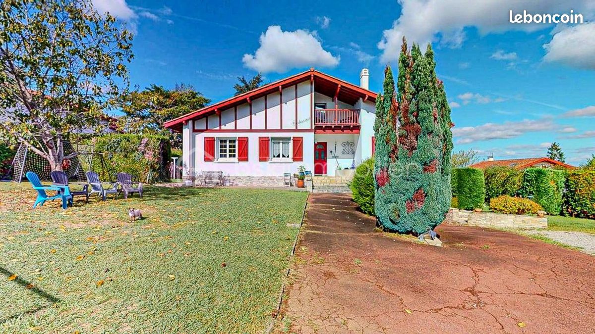 Maison 5 pièces 220 m² · à Espelette · 220 m² · 830 000 €