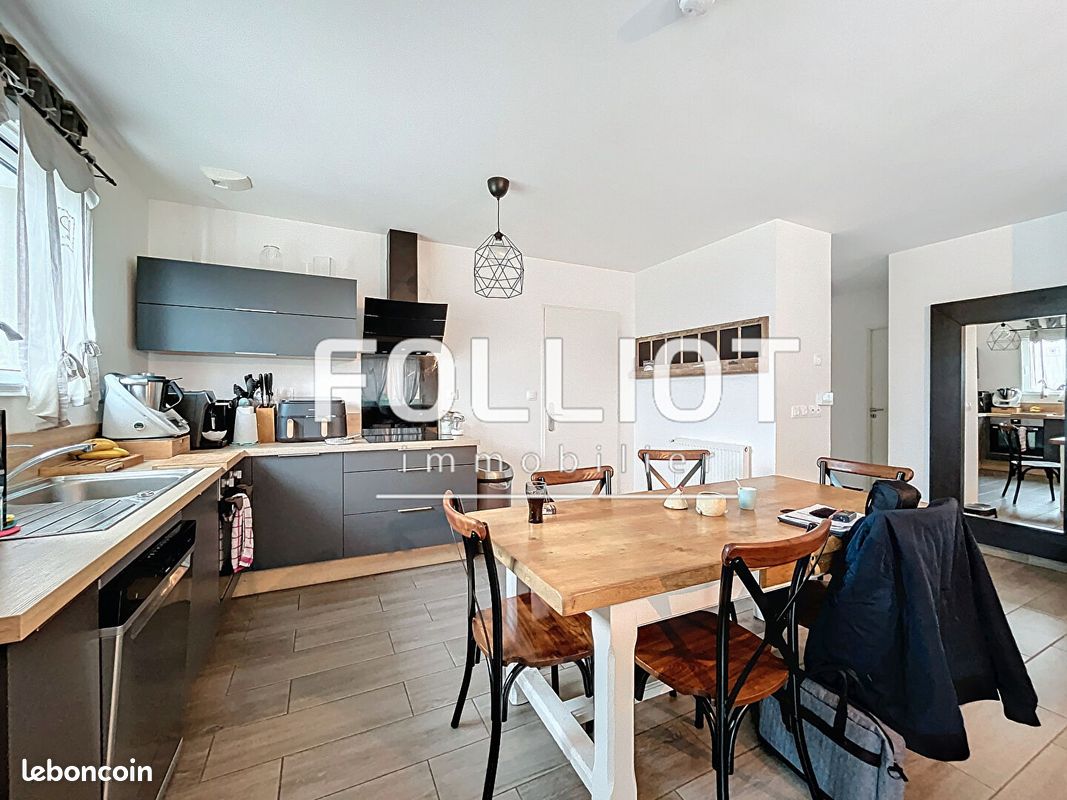 Maison 5 pièces 102 m² · à Donville-les-Bains · 102 m² · 950 €/mois