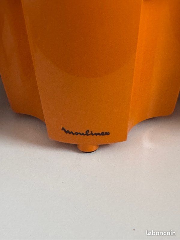 Ancien mixeur moulinette moulinex orange type 320 Bon état occasion fonctionne Vendu avec 2 accessoires (image 3)