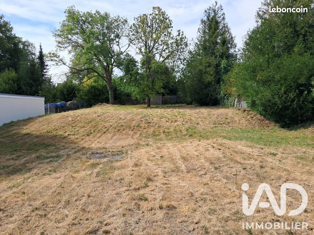 Terrain 1036 m² · à Isse · 1 036 m² · 67 000 €