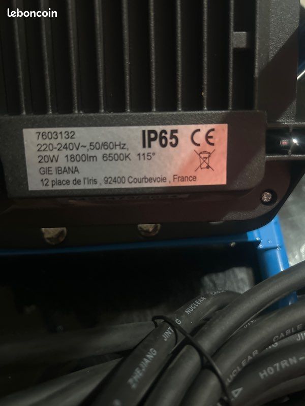 Projecteur de chantier LED orientable (image 4)