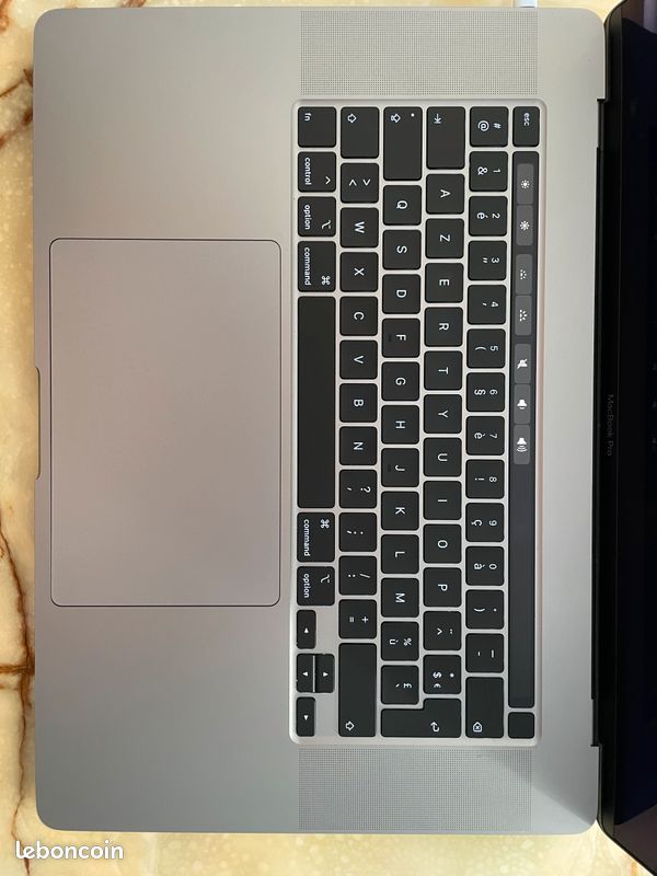 MacBook Pro Touch Bar (16 pouces, 2019, Core i9 - 2.3 Ghz) AZERTY