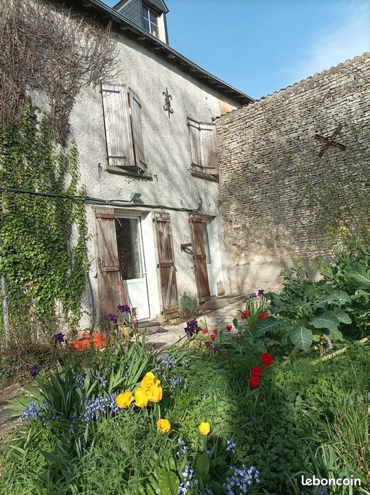 Maison 11 pièces 334 m² · à Martaizé · 334 m² · 86 000 €