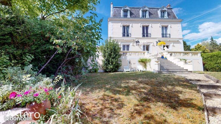 Local commercial 11 pièces 323 m² · à Dampmart · 323 m² · 999 000 €