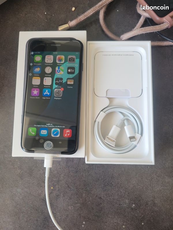 Iphone se 2022 neuf jamais servi (image 1)