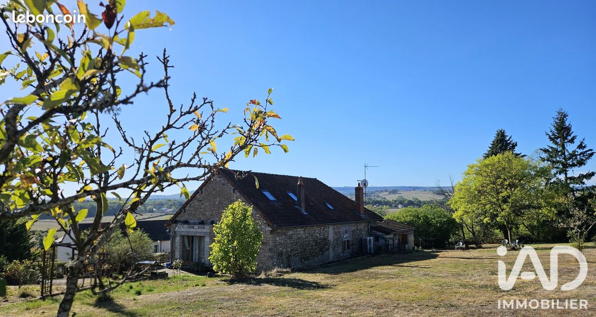 Maison 10 pièces 200 m² · à Saint-Léger-du-Bois · 200 m² · 195 000 €