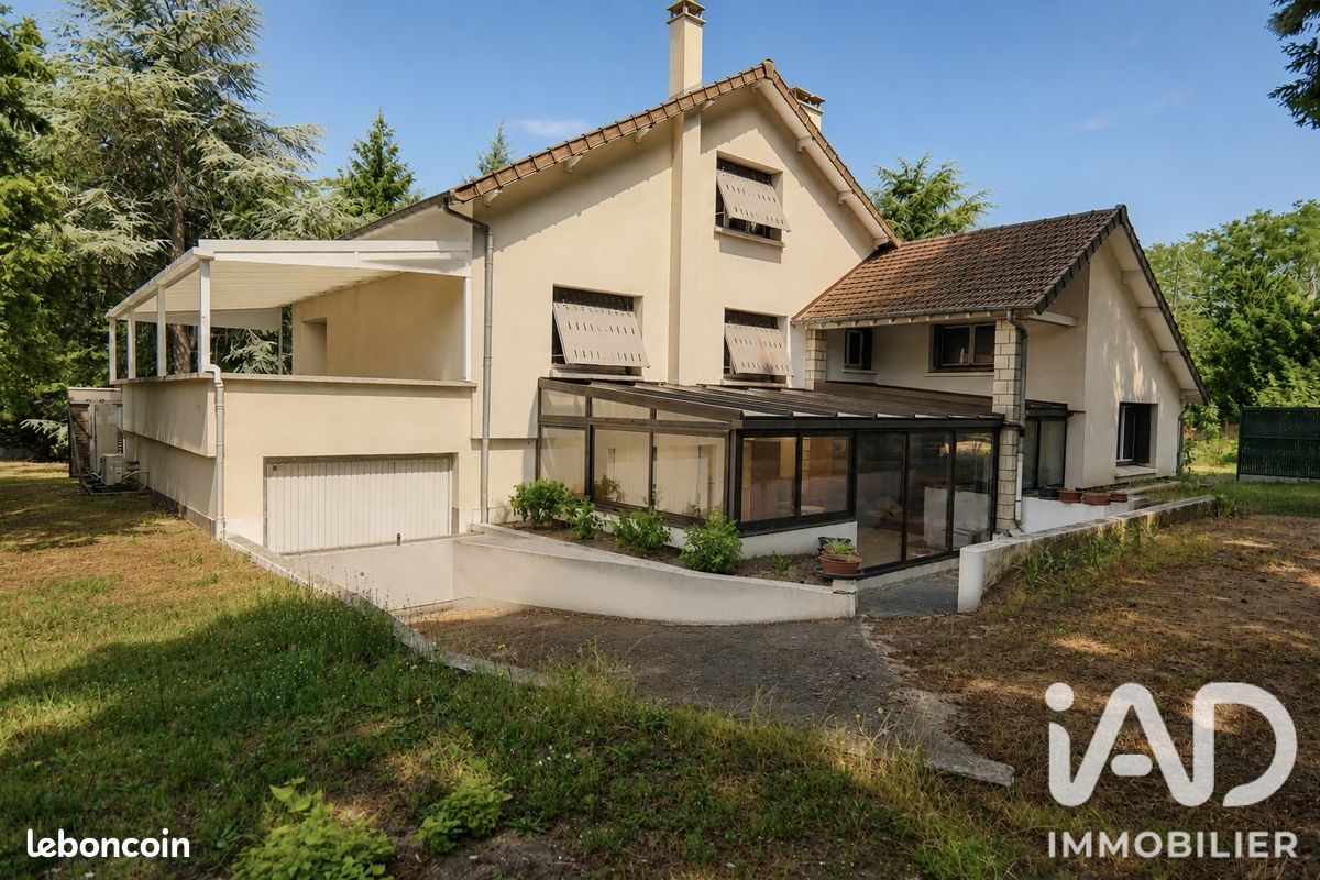 Maison 7 pièces 197 m² à Neuville-sur-Oise