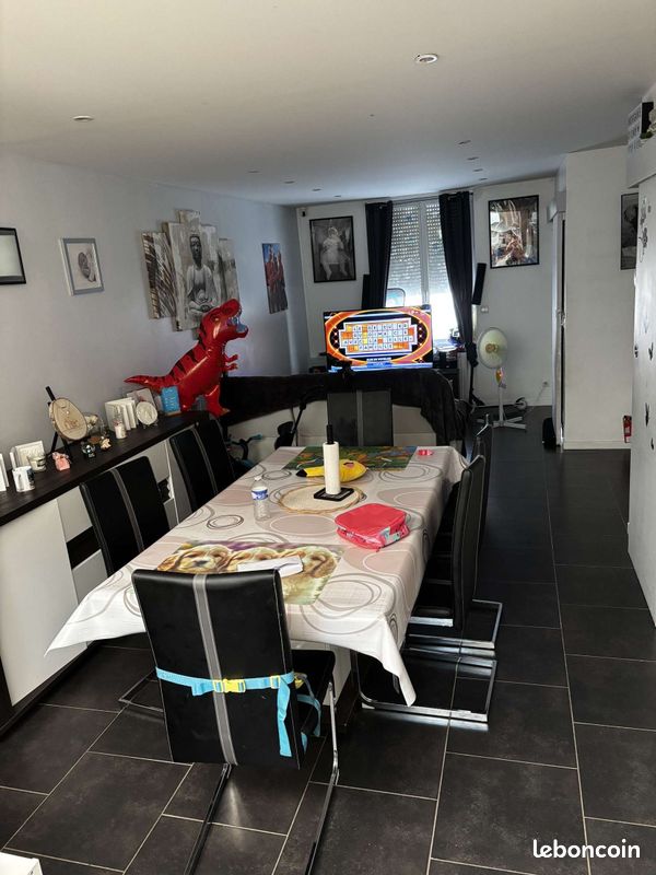 Maison 4 pièces 90 m² · à Lesquin · 90 m² · 820 €