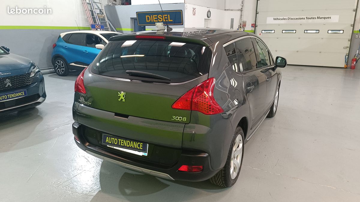 PEUGEOT 3008 Allure 1.6 e-HDi 115 cv (image 4)