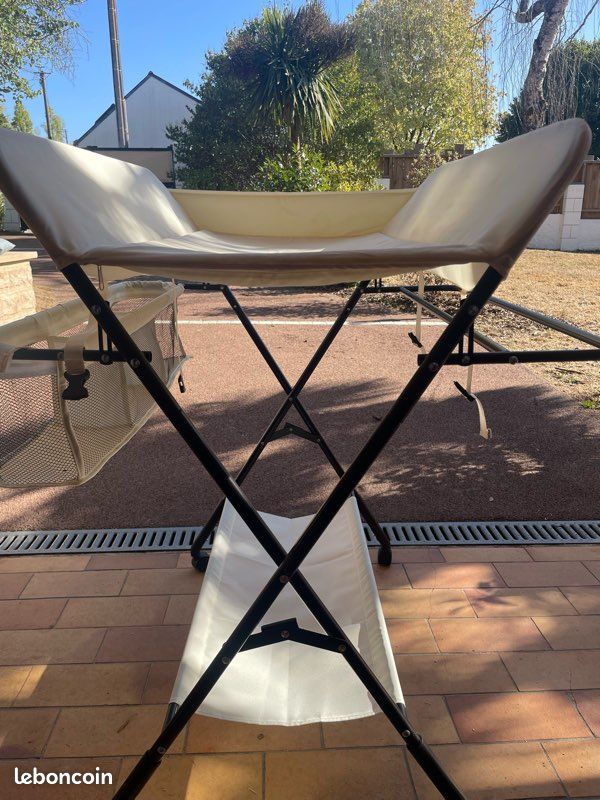 Table à langer pliable (image 2)
