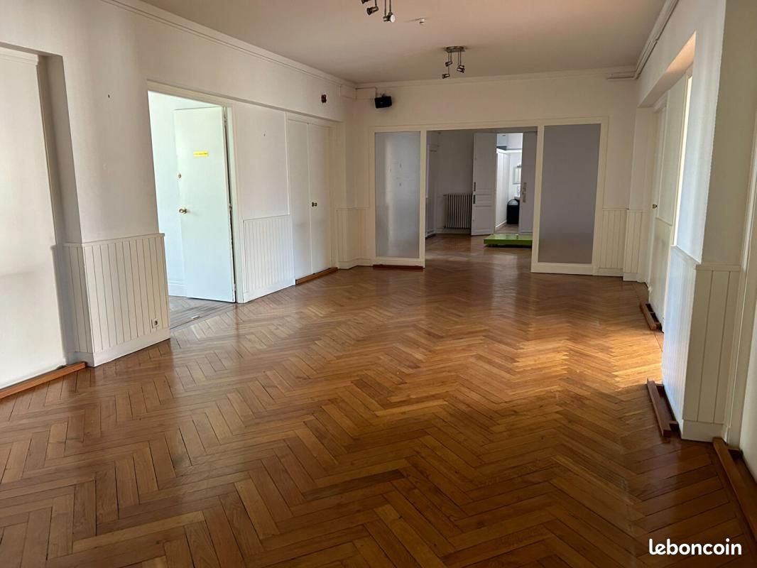 Appartement 8 pièces 305 m² · à Clermont-Ferrand · 305 m² · 690 000 €