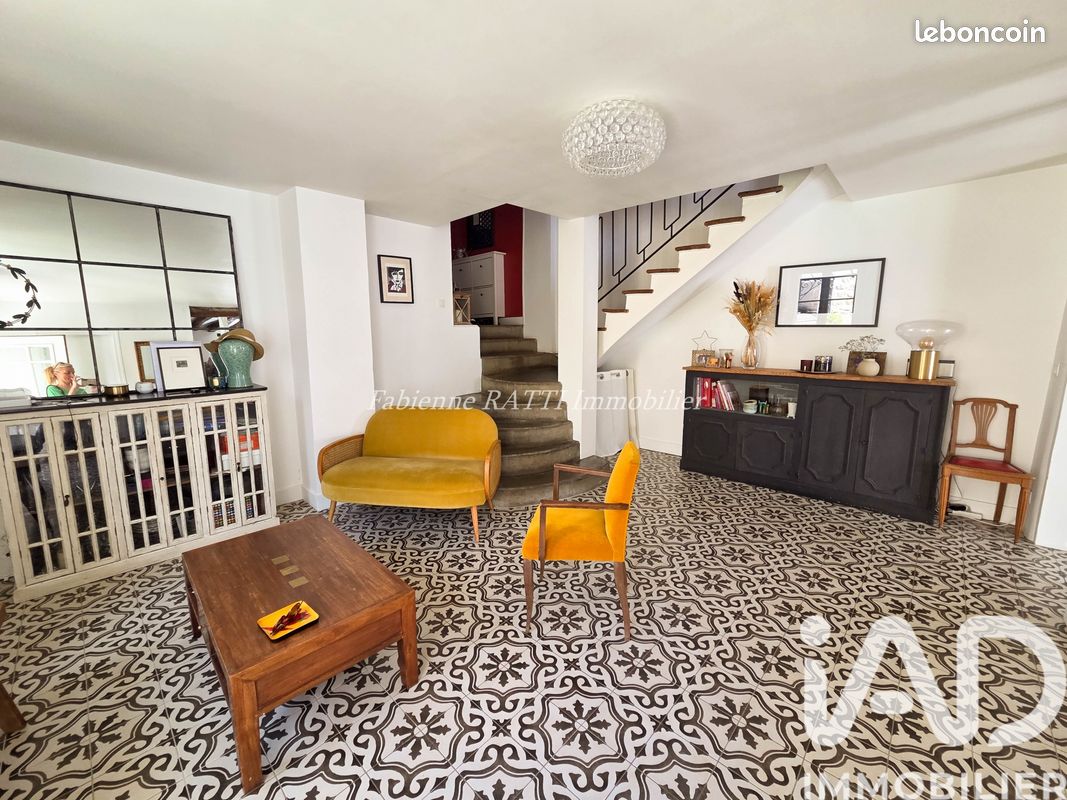 Maison 5 pièces 156 m² · à Carrières-sur-Seine · 156 m² · 749 000 €