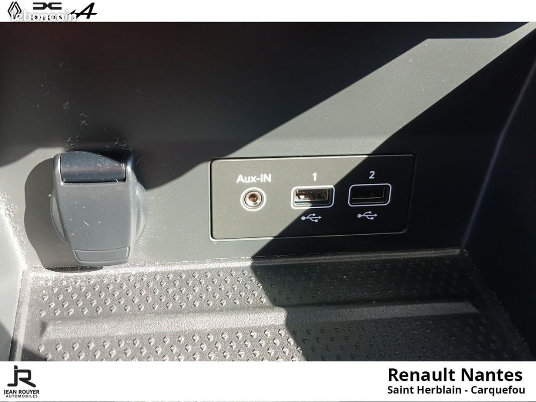 Renault Captur E-Tech hybride rechargeable 160ch RS Line (image 19)