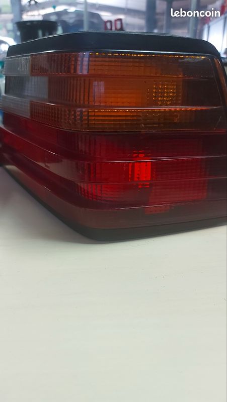 Feu arrière droit d'origine - Mercedes-Benz W124 (image 3)