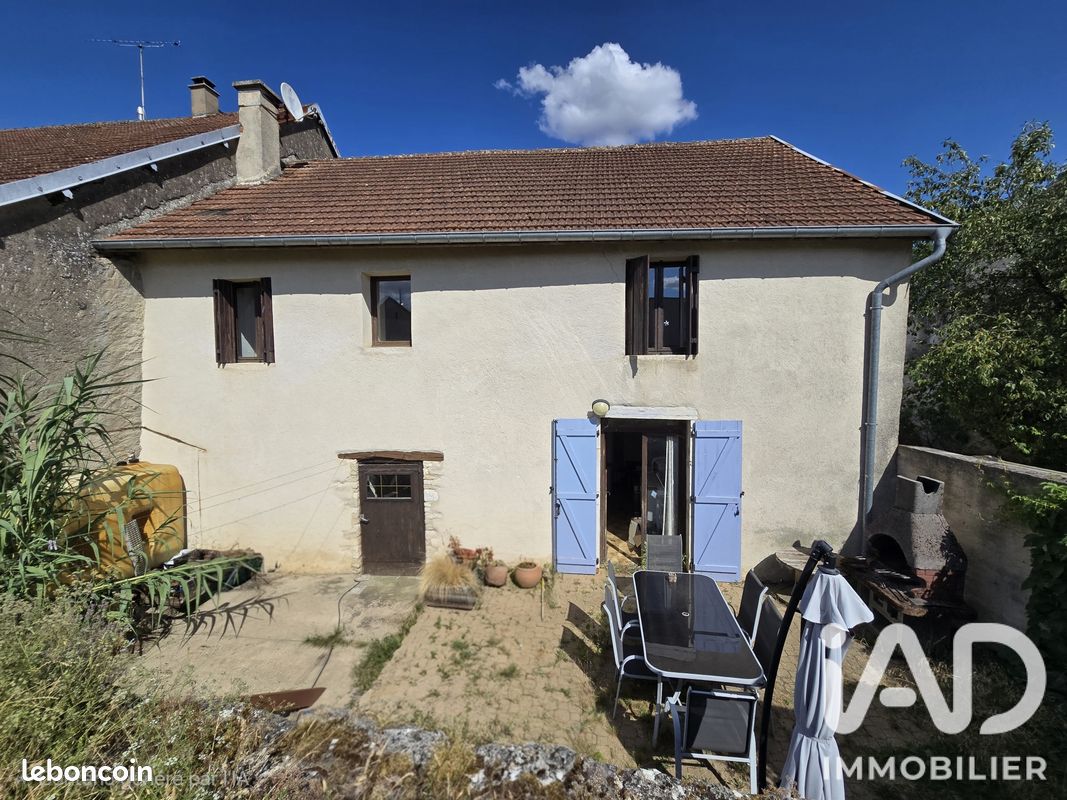 Maison 5 pièces 156 m² · à Montigny-Mornay-Villeneuve-sur-V. · 156 m² · 110 000 €