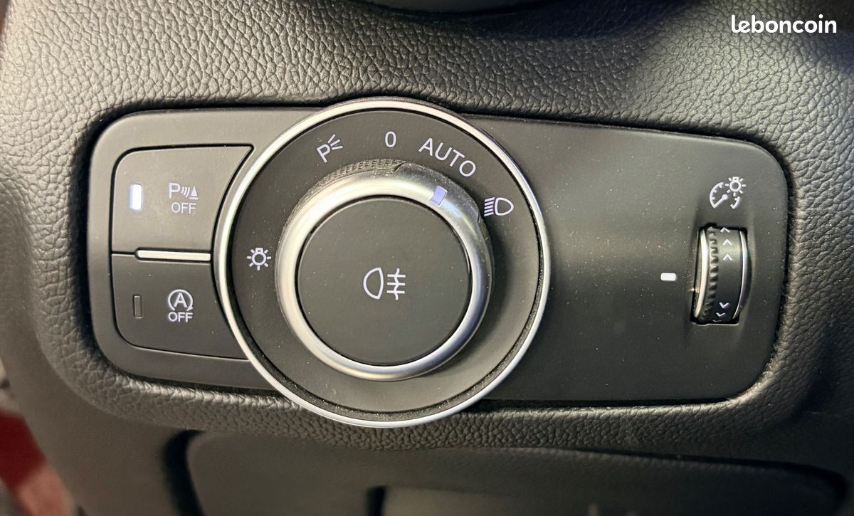 ALFA ROMEO GIULIA 2.2 JTDM 150 CH SUPER BVA + HARMAN KARDON + ATTELAGe (image 20)