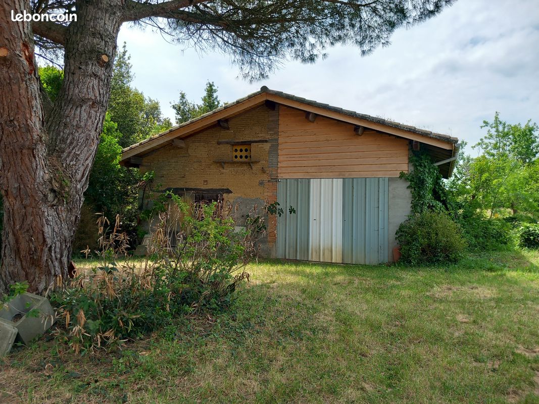 Local commercial 3 pièces 60 m² · à Le Burgaud · 60 m² · 45 000 €