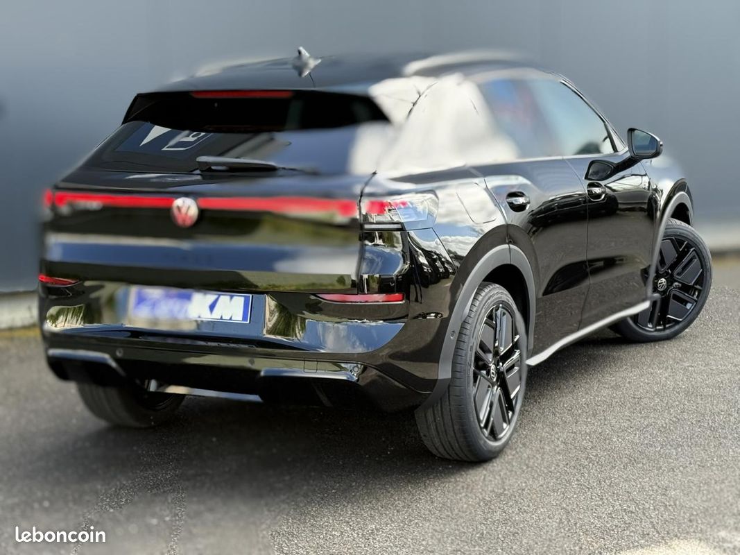 VOLKSWAGEN T-ROC 1.5 eTSI Hybrid DSG7 150 R-Line avec IQ Light et Hayon électrique (image 20)