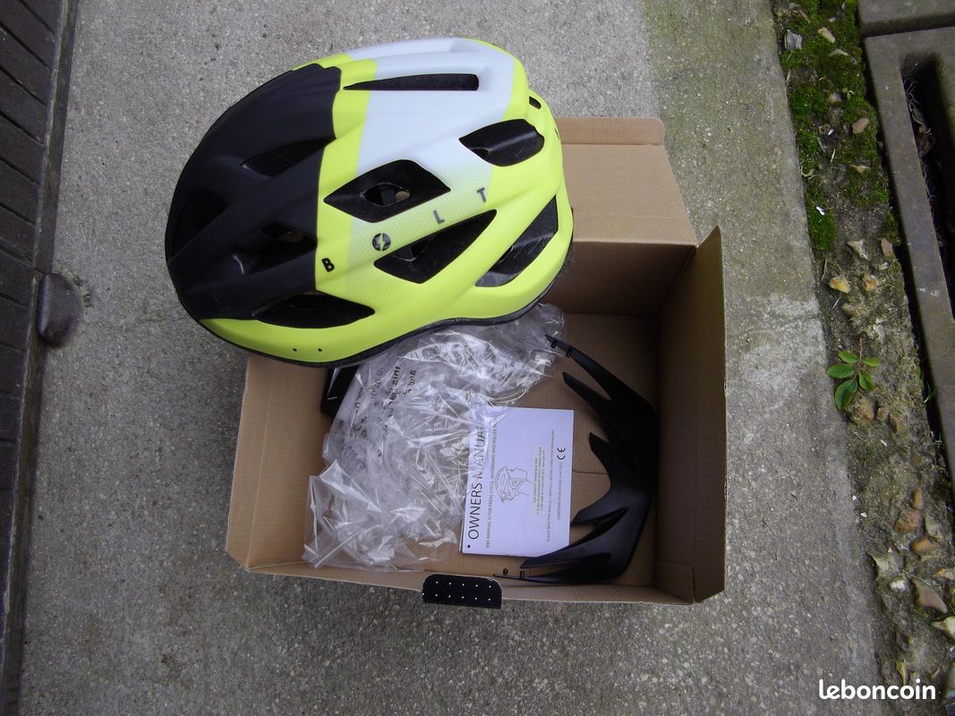 2 casques velo marque bolt absolument neufs taille L (image 2)
