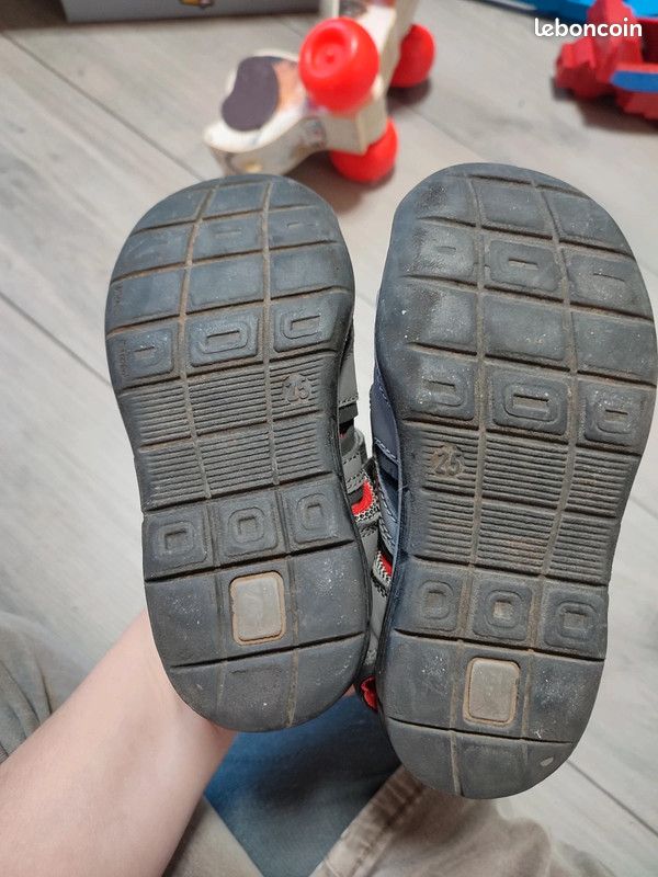 Sandales été fila taille 25 bon état Chaussures