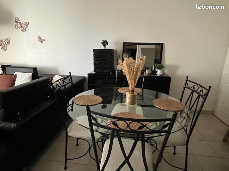 Table en verre + 4 chaises (image 1)