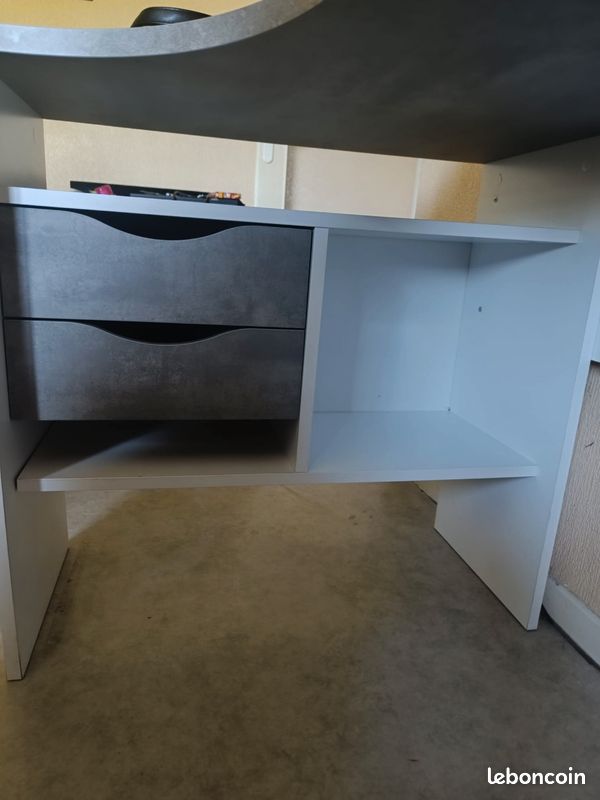 Très bonne affaire, Bureau d'angle en très bon état (image 2)