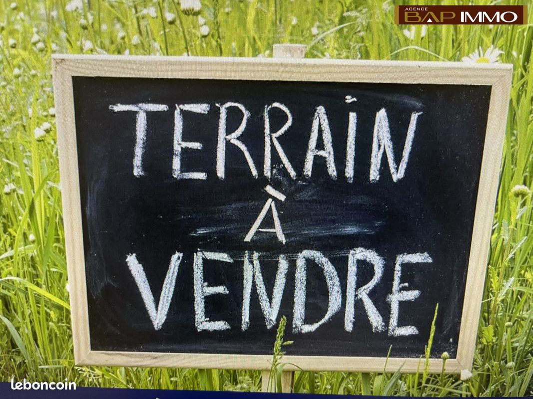 Terrain 1839 m² · à Lisieux · 1 839 m² · 86 400 €
