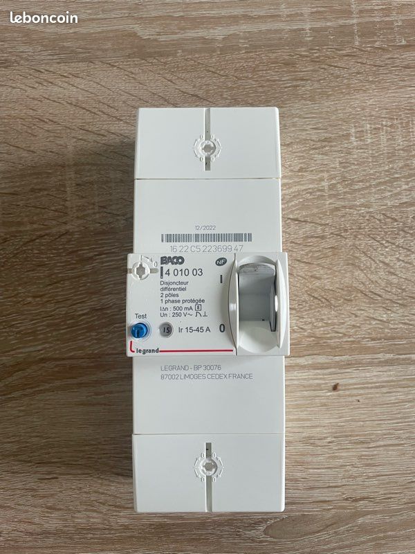 DISJONCTEUR DE BRANCHEMENT 2P - 15/45A - 500MA - SÉLECTIF - France