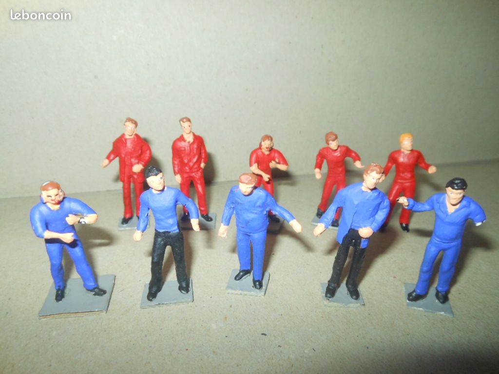 FIGURINES LOT DE 6 AGENTS D'INTERVENTION