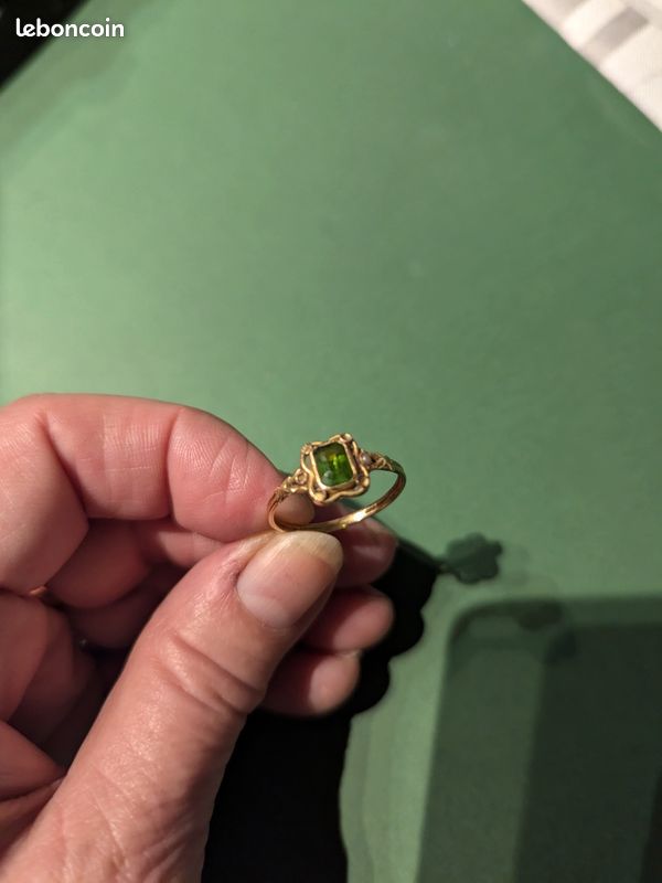 Bague Ancienne En Or 18 Carats Avec Pierre Verte - Taille 57 - Occasion