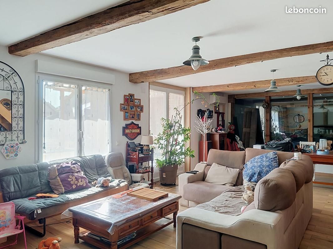 Maison 7 pièces 197 m² · à Thivars · 197 m² · 345 000 €