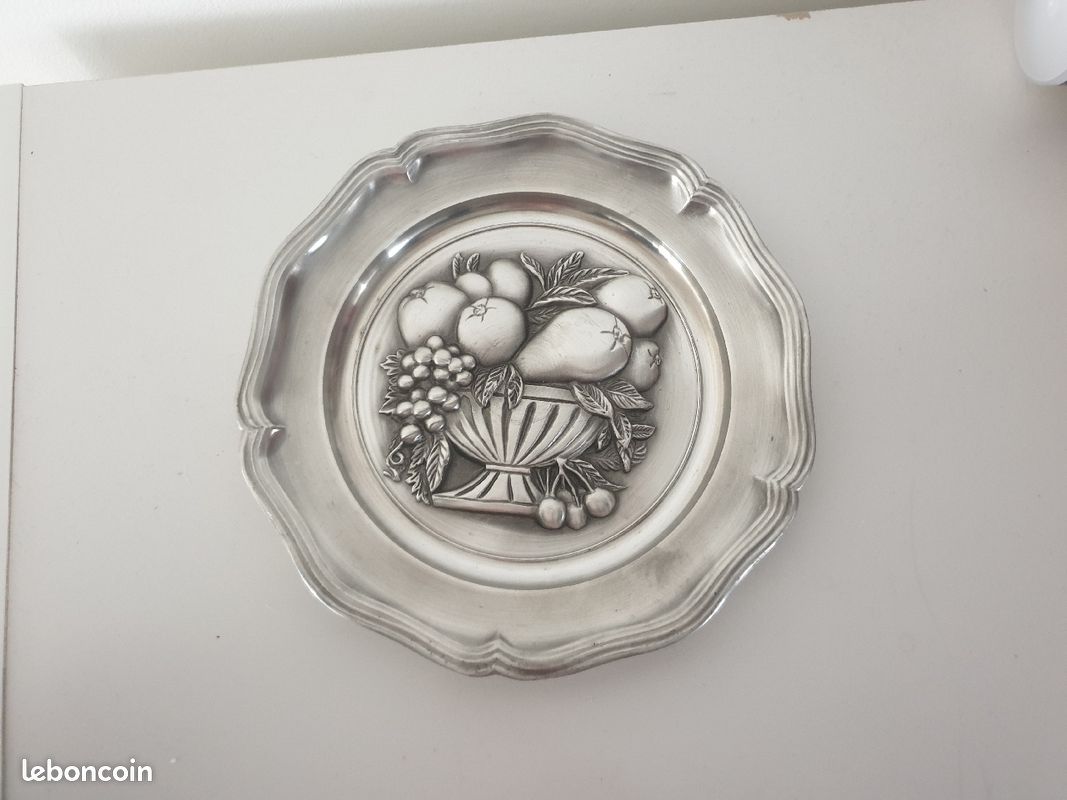 Assiette en etain (image 1)