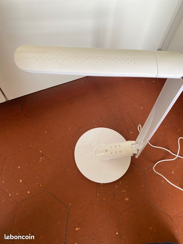 Lampe de bureau (image 1)