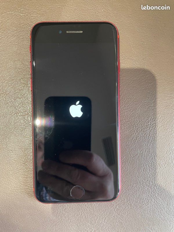 IPhone SE 2020 64 GB Red (image 3)